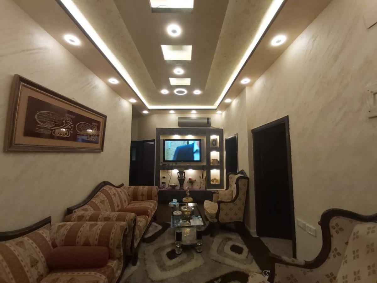 Jarajreh Apartments/ Hotel カラク エクステリア 写真